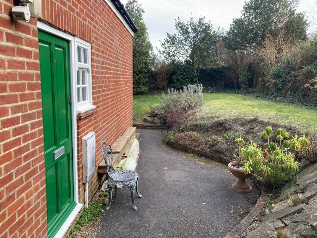 King Henrys Road, Lewes BN7 1 bed flat £1,100 pcm (£254 pw)