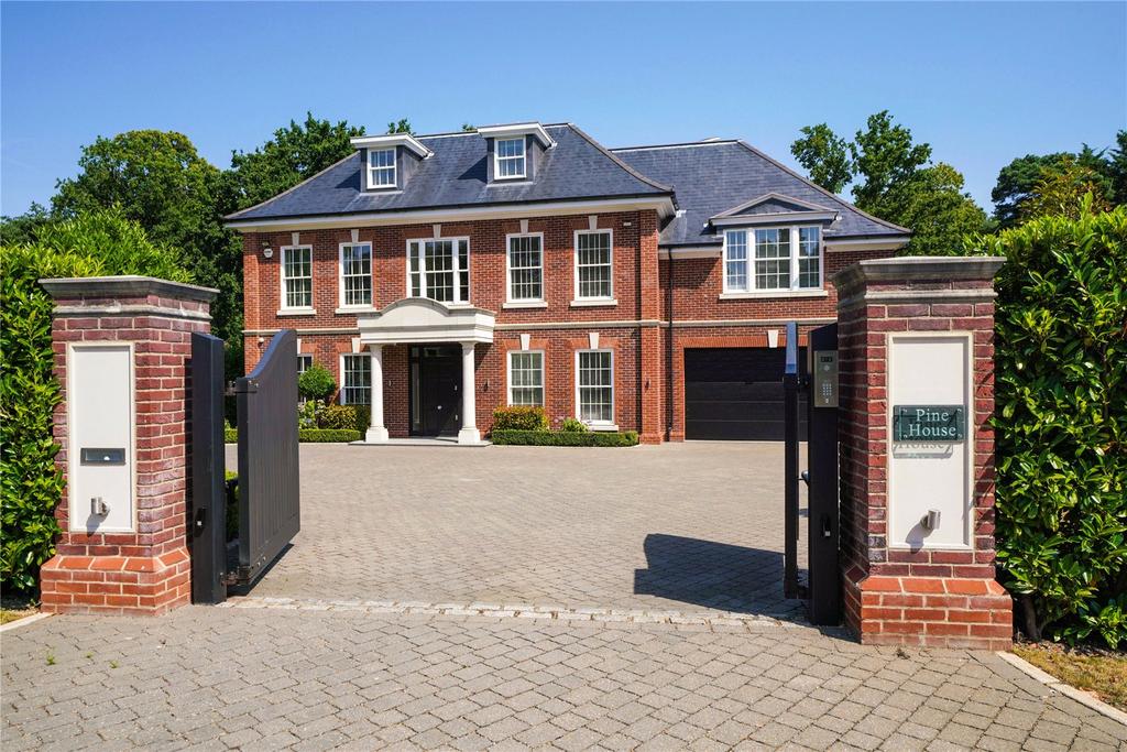 Godolphin Road, Weybridge, Surrey, KT13 5 bed detached house for sale
