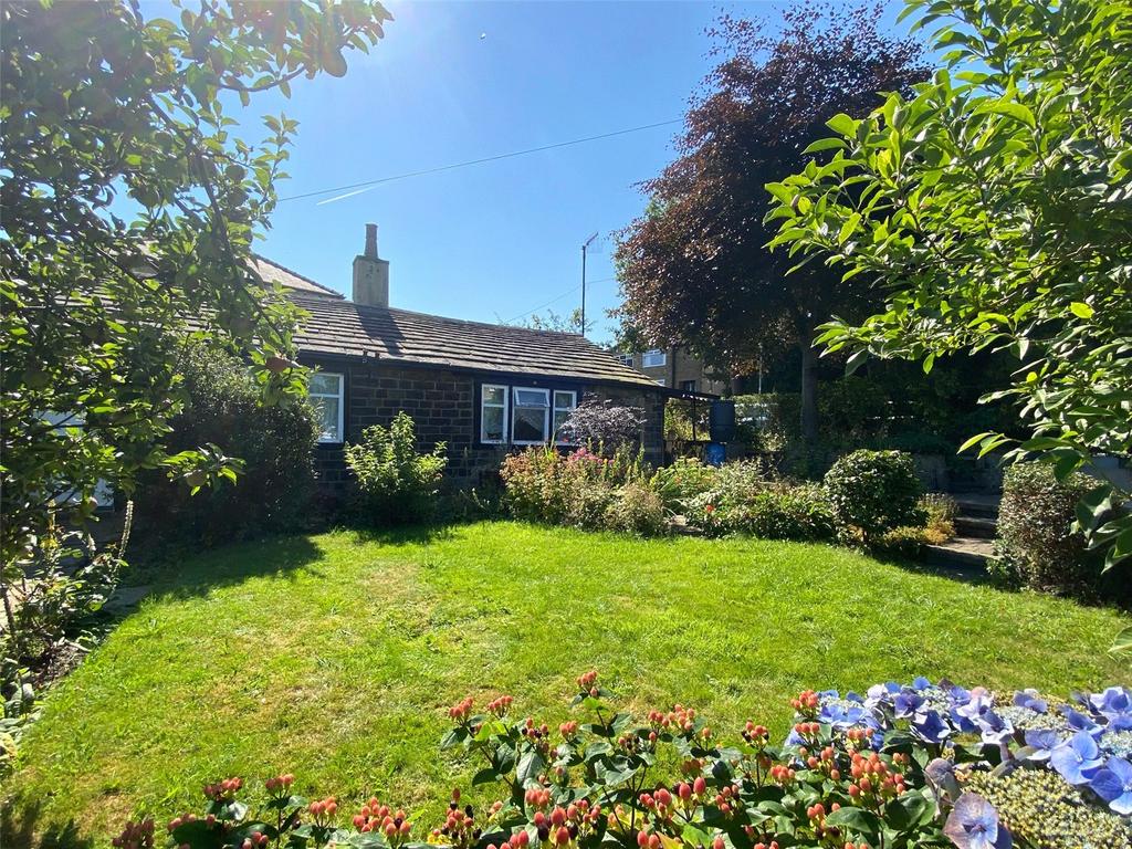 Brownroyd Hill Road, Wibsey, Bradford, BD6 2 bed bungalow for sale £