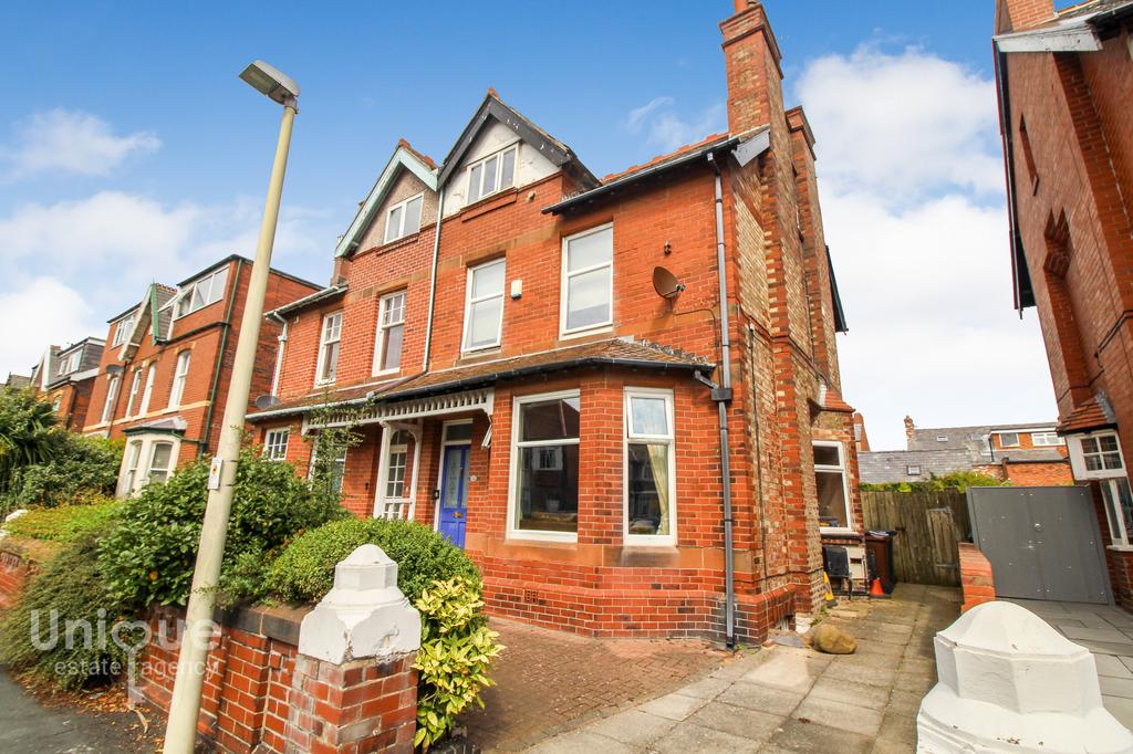 Park Road, Lytham St. Annes, FY8 3 bed semidetached house £310,000
