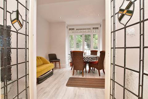 22 The Woodfields, South Croydon, CR2 0HE