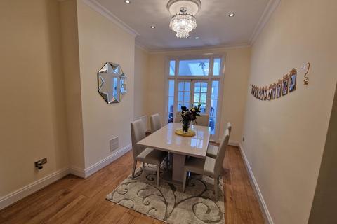 59 Ardfillan Road, London, SE6 1ST