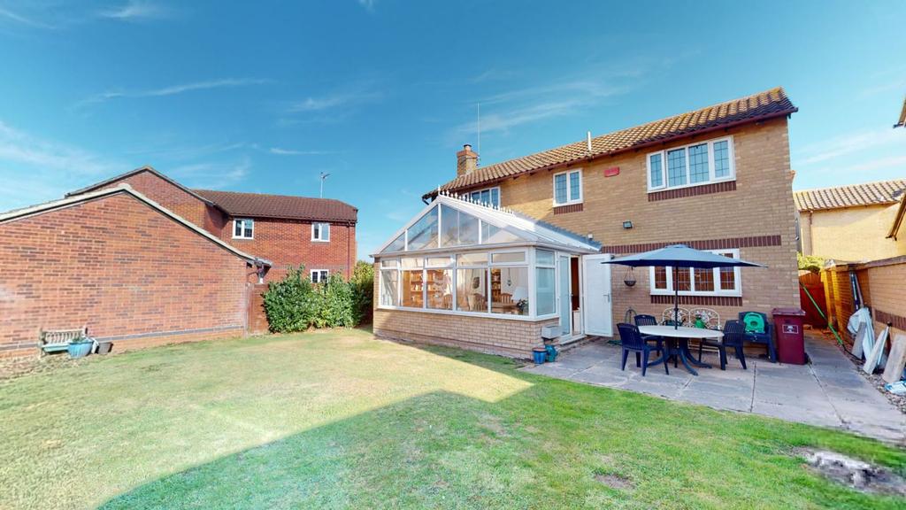 Macon Close, Duston, Northampton NN5 6HU 4 bed detached house £440,000