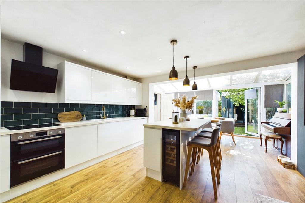 Kitchen/ Family Room