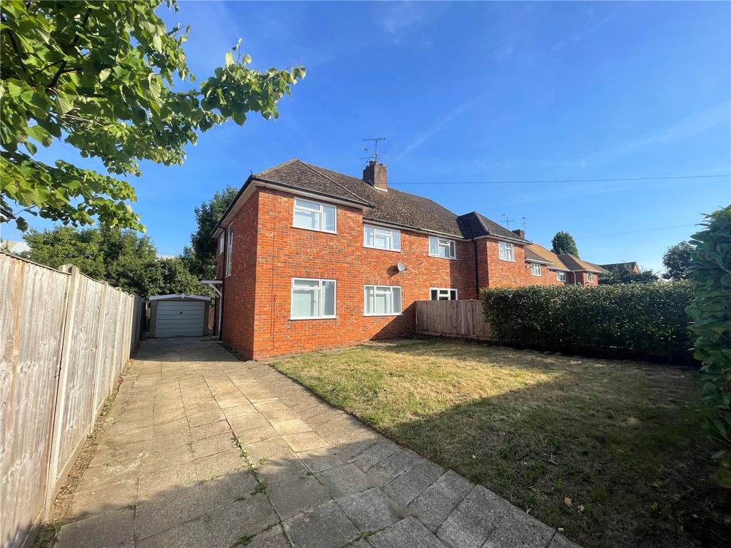 Weydon Lane, Farnham, Surrey, GU9 3 bed semi-detached house to rent - £ ...