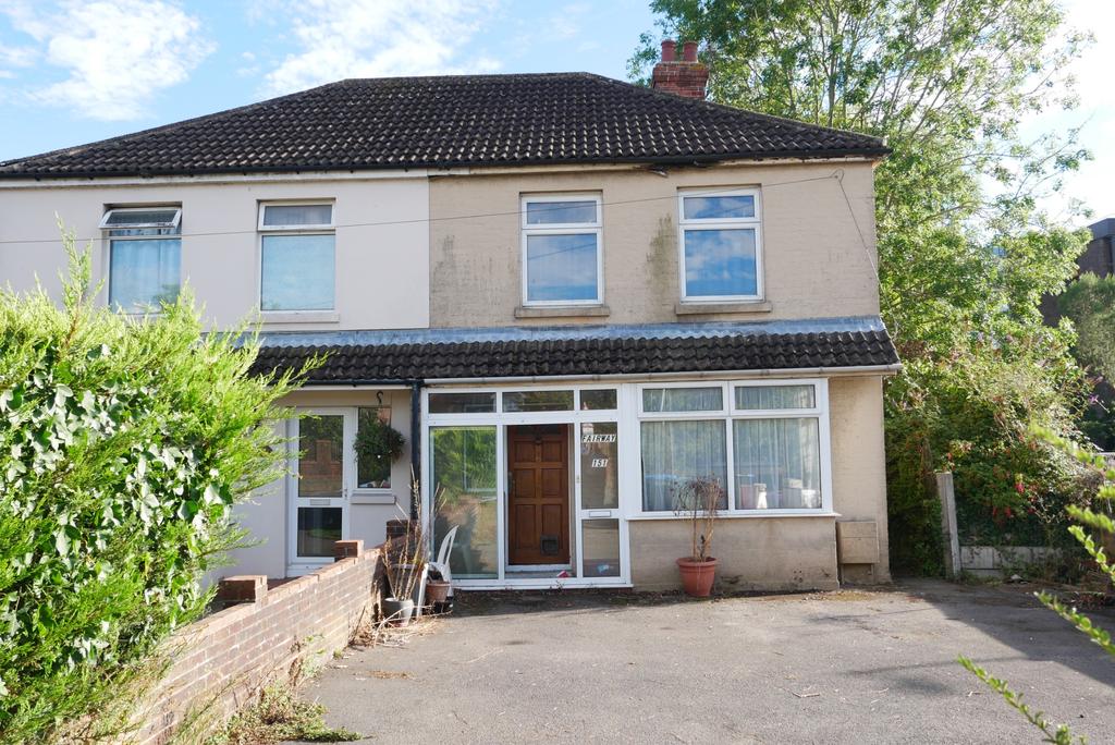 SEGENSWORTH ROAD, TITCHFIELD PARK.... 3 bed semidetached house £200,000