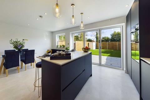37a Chesham Road, Bovingdon, Hemel Hempstead, HP3 0EE