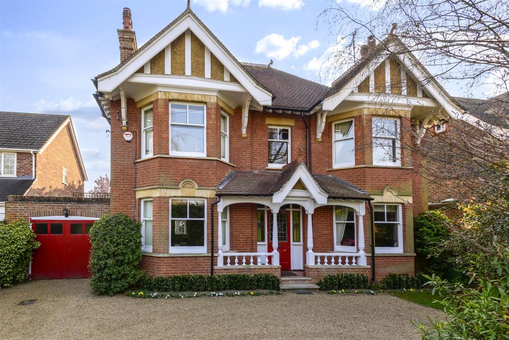 Warnham Road, Horsham, RH12 5 bed detached house £1,300,000