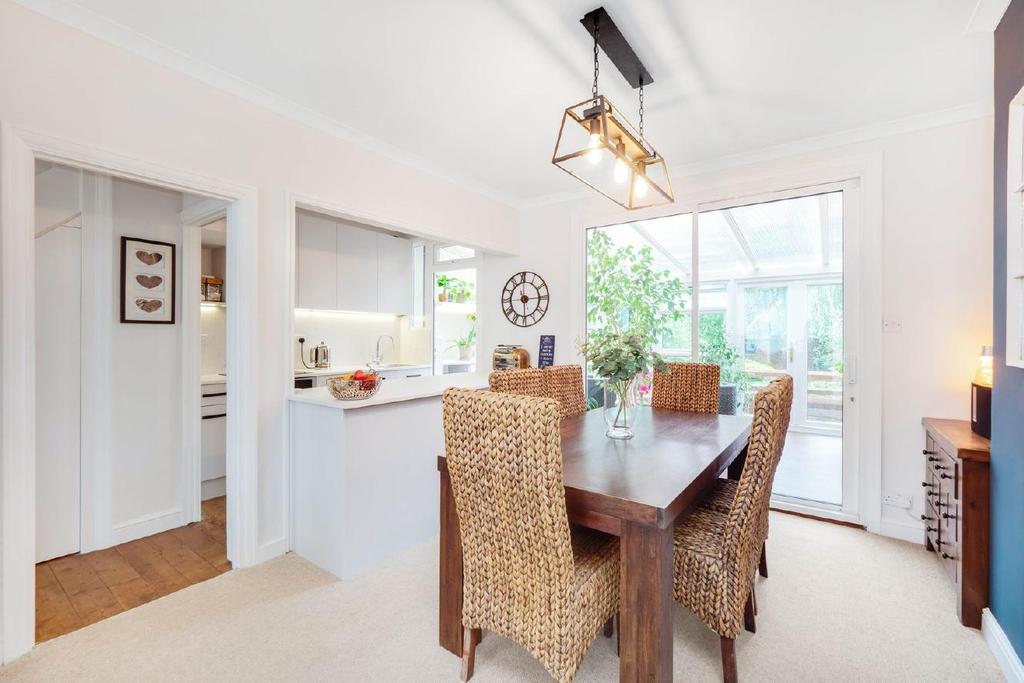 Tennyson Avenue, New Malden 3 bed terraced house £600,000