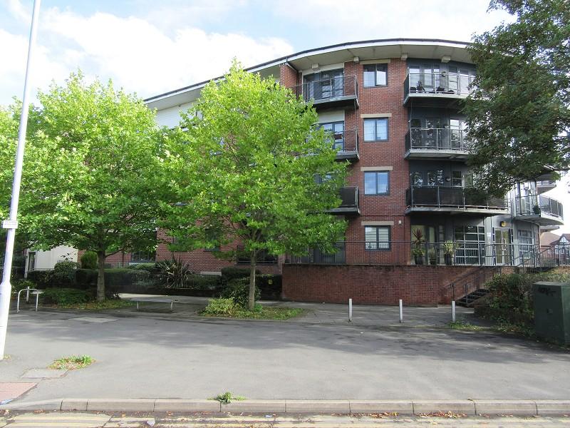Regents Court, Upper Chorlton Road, Chorlton, Manchester. M16 0DE 2 bed