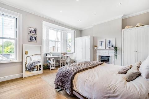 17 Adela Avenue, New Malden, KT3 6LF
