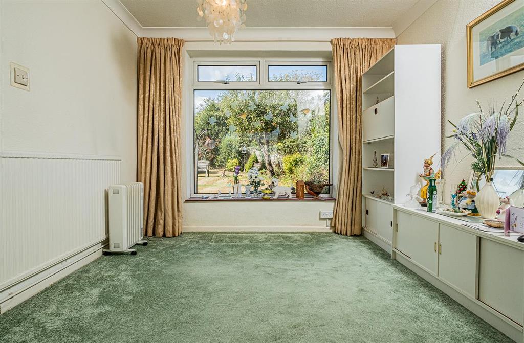 Pollard Avenue, Denham 3 bed semidetached house £550,000
