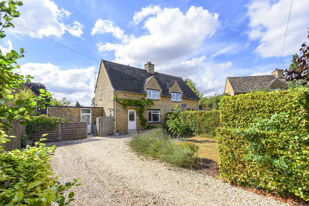 Aynho, Northamptonshire, OX17 2 bed semi-detached house - £350,000