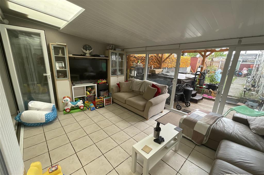 Little Lullaway, Basildon, Essex 6 bed townhouse £425,000