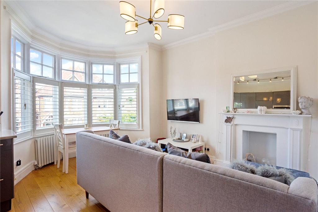 Holmbush Road, Putney, London, SW15 2 bed apartment - £525,000