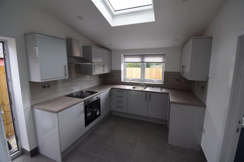 3 bedroom end of terrace house to rent, Cottrell Street, Aberfan, Merthyr Tydfil