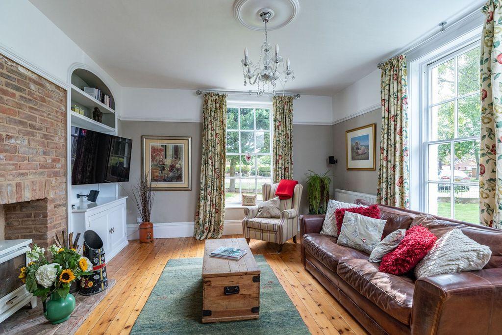88 Knight Street, Pinchbeck PE11 3RB 7 bed detached house £700,000
