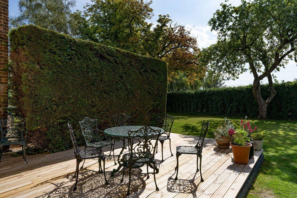 Annexe Decking Area