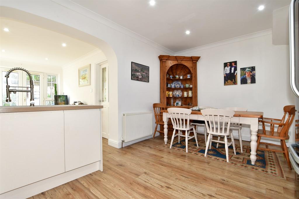 Kitchen/Dining Area