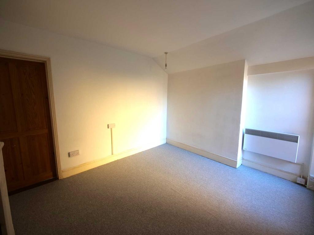 Bolton Lane, Ipswich 2 bed house £750 pcm (£173 pw)