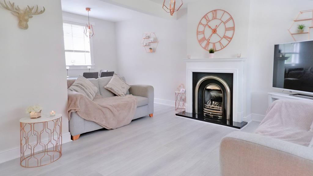 Carlibar Road, Barrhead G78 3 bed end of terrace house £149,950