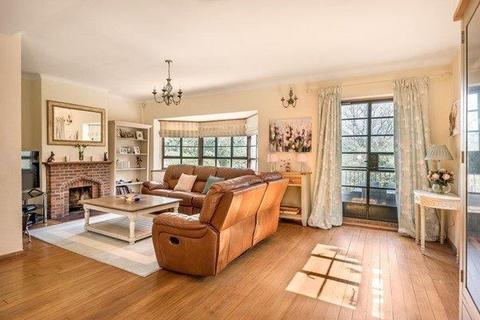 Holly Hill Hazel Grove, Hindhead, GU26 6BJ