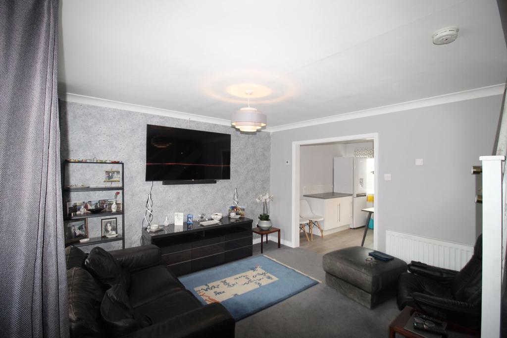 Henry Street, Gosforth, Newcastle upon Tyne, Tyne and Wear, NE3 1DQ 2 bed terraced house for