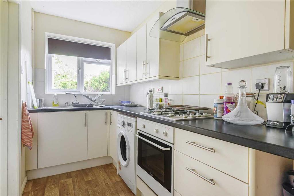 Netherhouse Court, Netherhouse Moor, Fleet 2 bed end of terrace house £270,000