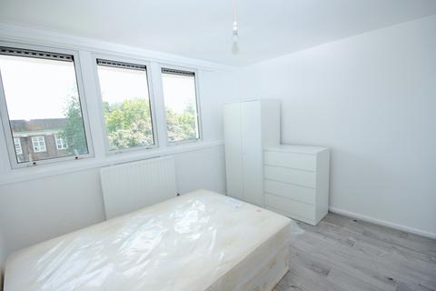 2 bedroom maisonette to rent, Harpley Square, E1 4EB