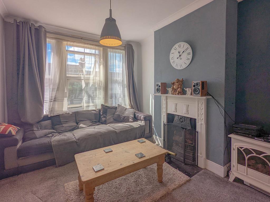 Perth Road, St. Leonardsonsea, TN37 2 bed apartment £175,000