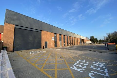 Industrial unit to rent - Unit 3-4, Fairfield Trade Park, Kingston Upon Thames, KT1 3AY