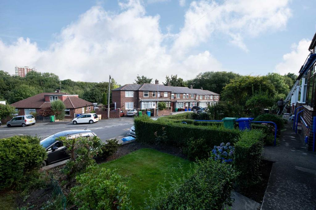 Chudleigh Road, Crumpsall 2 bed semidetached house £825 pcm (£190 pw)