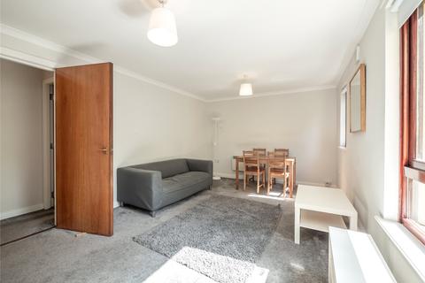 19/3 Damside, Edinburgh, EH4 3BB