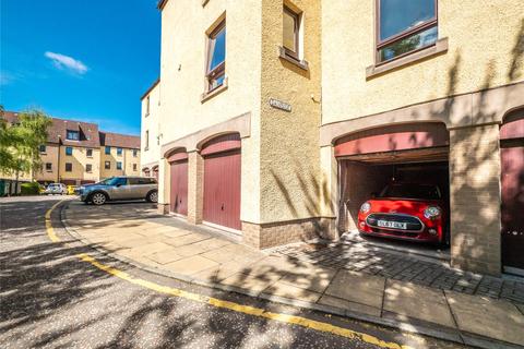 19/3 Damside, Edinburgh, EH4 3BB