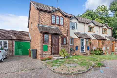 10 Shepherds Chase, Bagshot, GU19 5QX