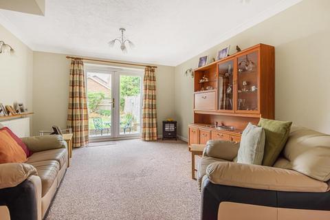 10 Shepherds Chase, Bagshot, GU19 5QX