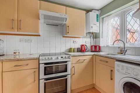10 Shepherds Chase, Bagshot, GU19 5QX