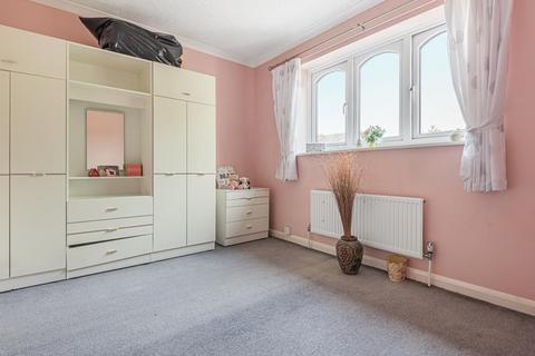 10 Shepherds Chase, Bagshot, GU19 5QX