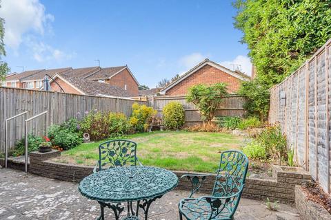 10 Shepherds Chase, Bagshot, GU19 5QX