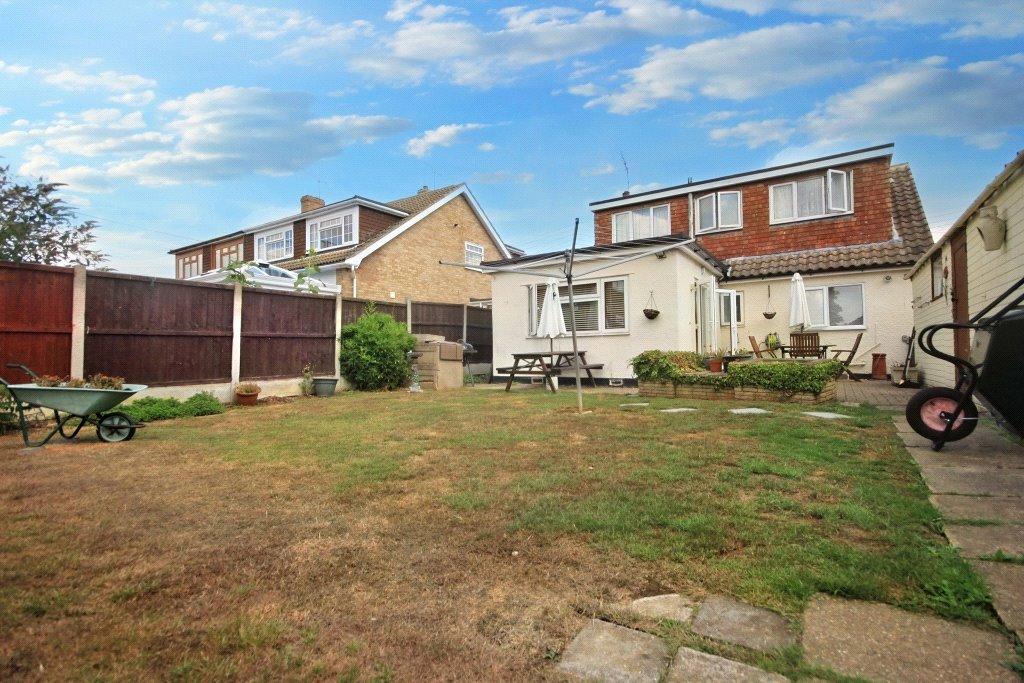 Brock Hill, Runwell, Wickford, Essex, SS11 3 bed detached house £500,000