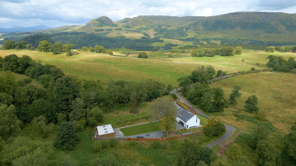 Cuilts Road, Carbeth Estate, Blanefield, Stirlingshire, G63 9AT 5 bed