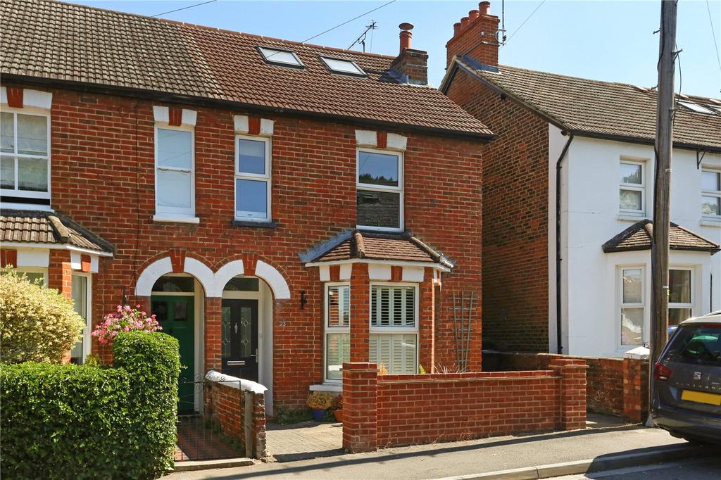 St Road, Farnham, Surrey, GU9 3 bed semidetached house £625,000