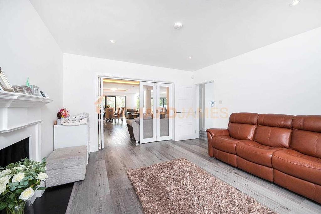 Millway, Mill Hill 5 bed detached house for sale £1,525,000