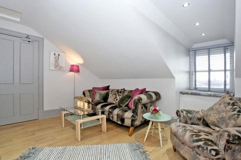 3 bedroom flat to rent, Union Street, Flat 3 , AB10