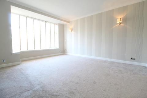 3 bedroom semi-detached house to rent, Kinaldie Crescent, Aberdeen, AB15