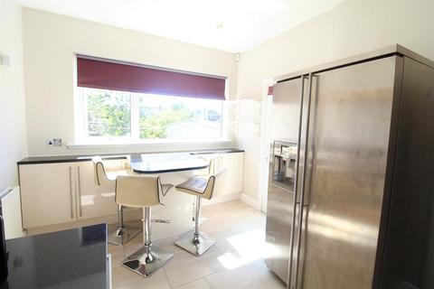 3 bedroom semi-detached house to rent, Kinaldie Crescent, Aberdeen, AB15