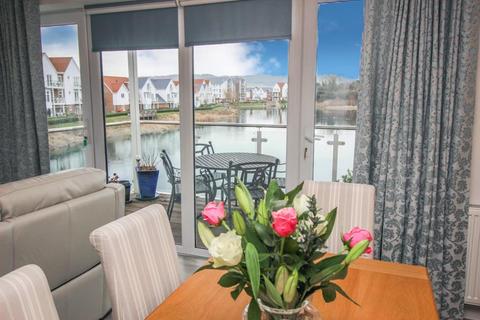 2 bedroom flat for sale - Lake View Court, 1 Willow Close, Holborough Lakes, ME6 5FA