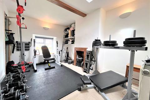 14 Bay Road, Gillingham, SP8 4EF