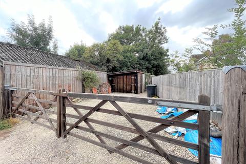 14 Bay Road, Gillingham, SP8 4EF