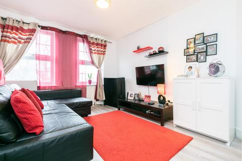 undefined, High Road, North Finchley, N12